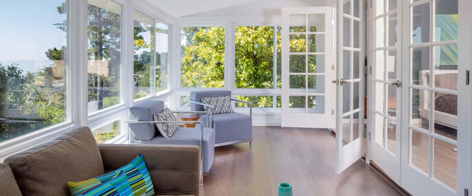 How A Sunroom Installer In Tigard, Oregon Can Help You Choose Energy-Efficient Lighting Solutions