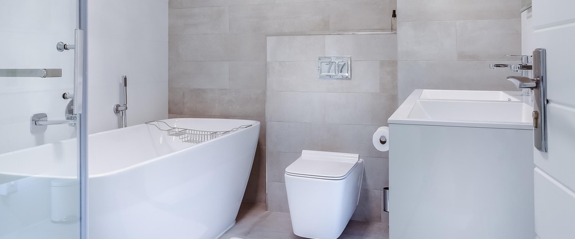 Enhance Your Bathroom with Energy Efficient Lighting