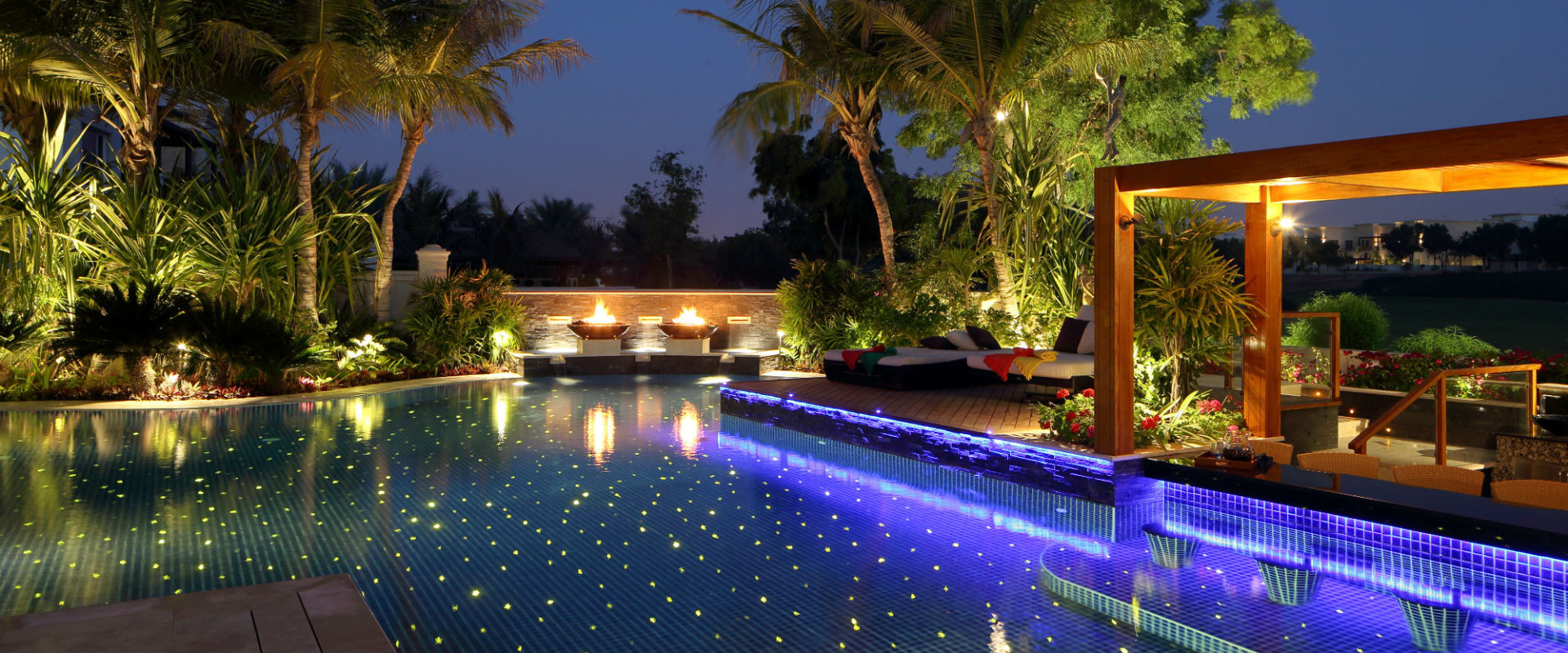 Energy-Efficient Pool Lighting by Expert Builders